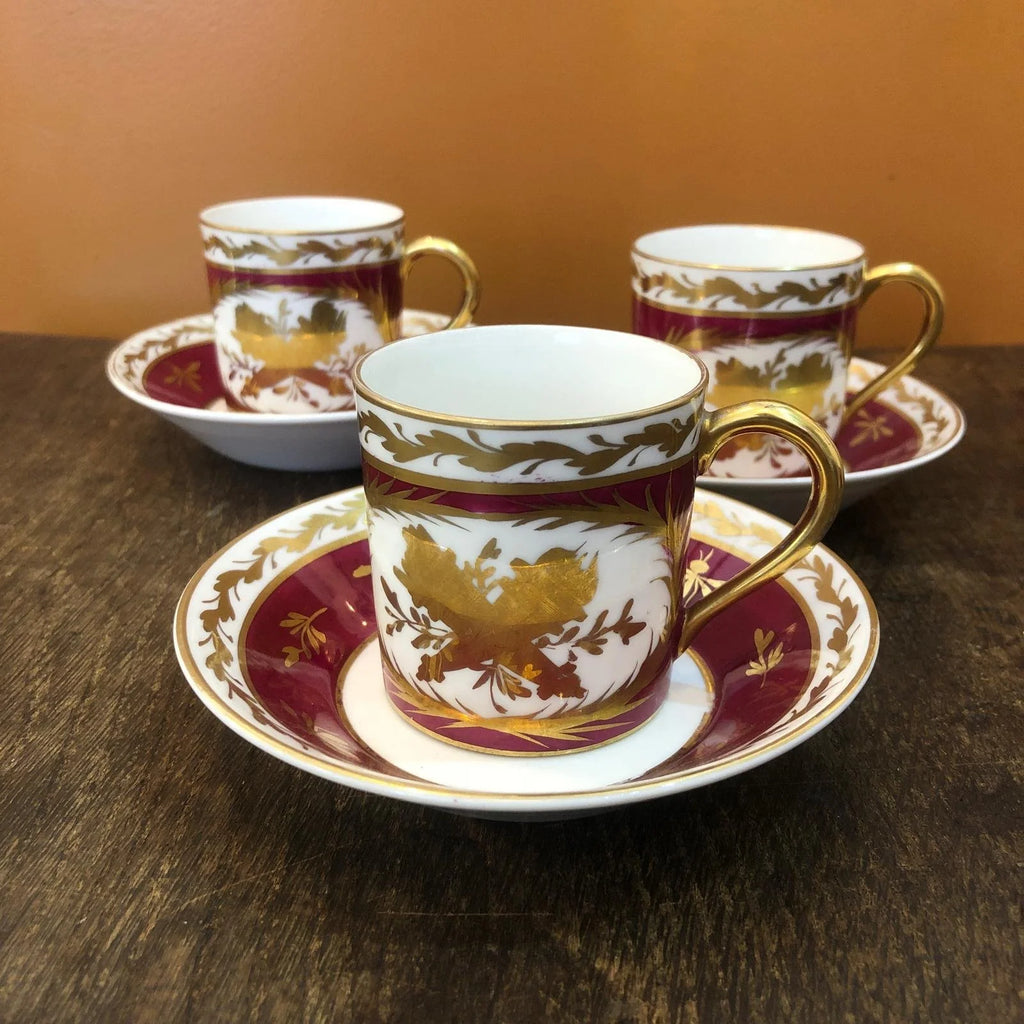 Tasse à café et soucoupe en porcelaine