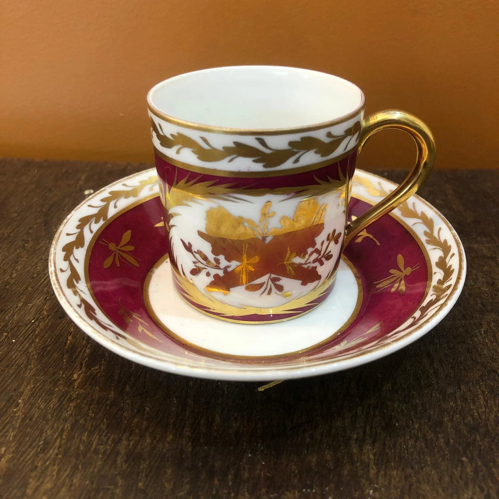 Tasse à café et soucoupe en porcelaine
