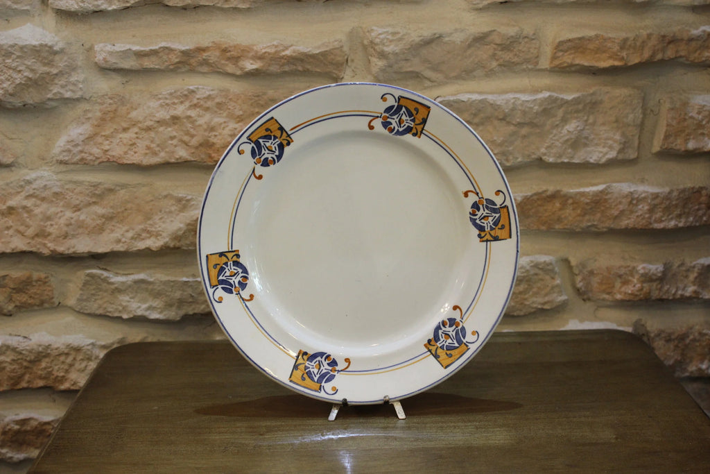 Dinner plate - Onnaing Faience Factory