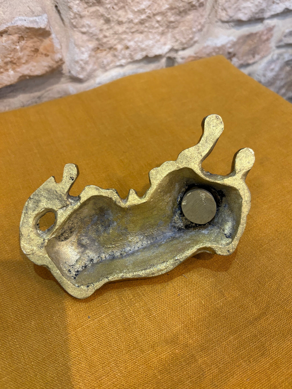 Bronze inkwell with a reclining dog