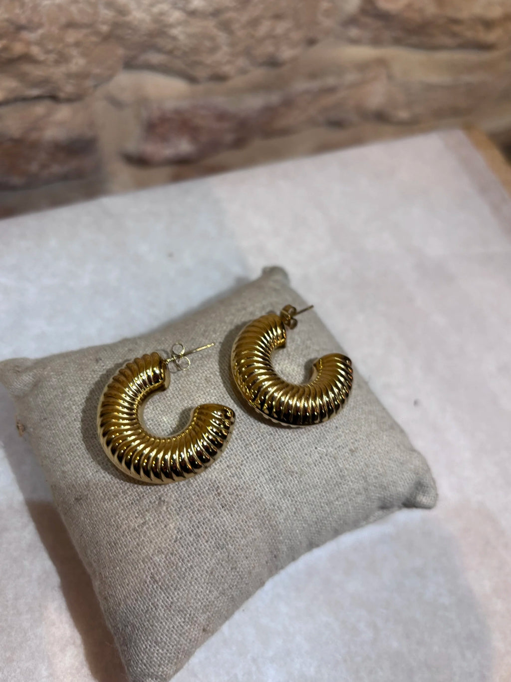 Boucles d’Oreilles Créoles Dorées Striées - HABAHA