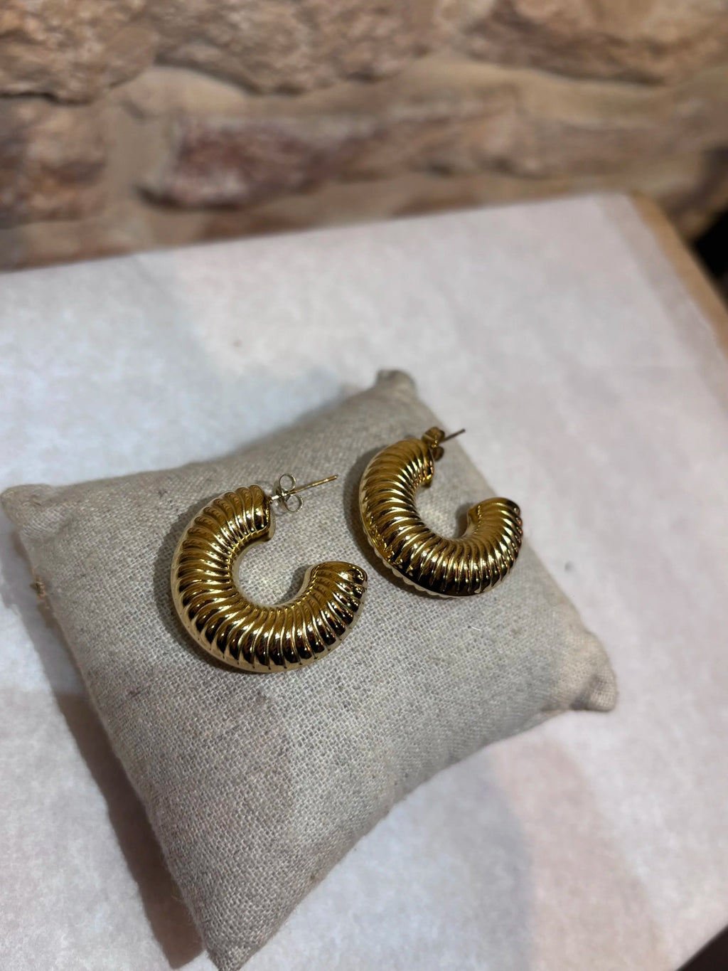 Boucles d’Oreilles Créoles Dorées Striées - HABAHA