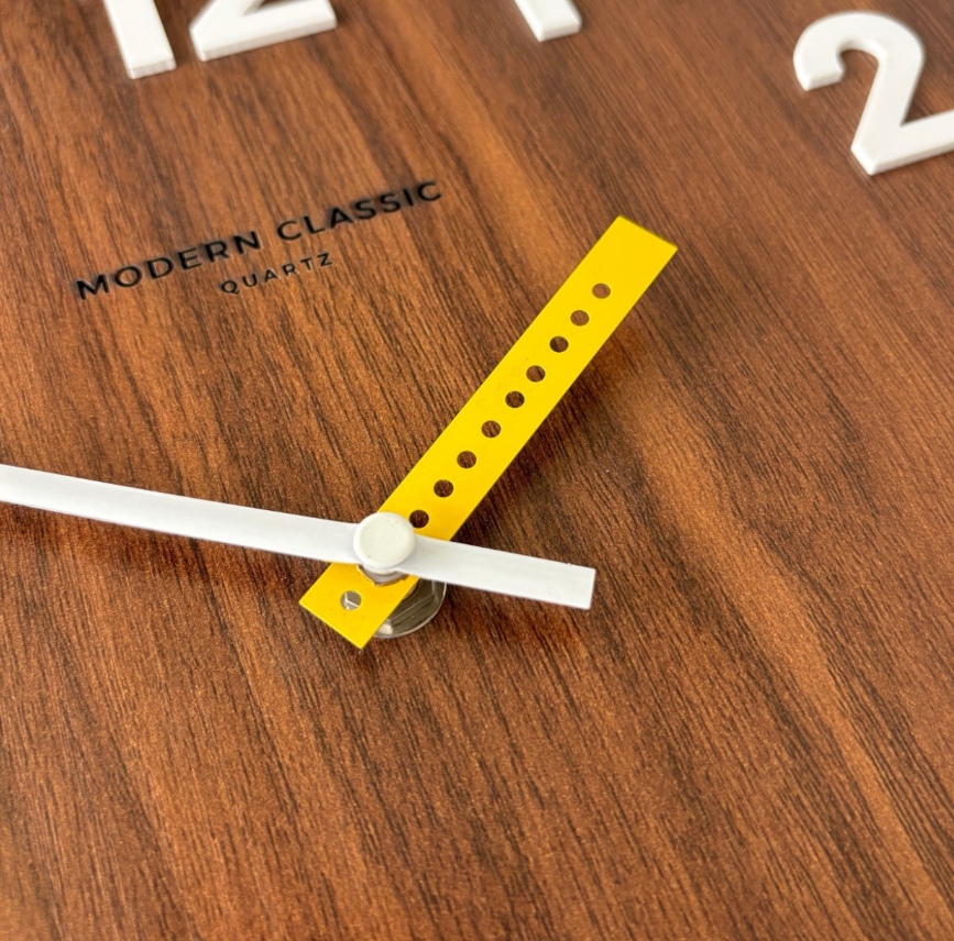 Horloge Red Point - BazarDeluxe