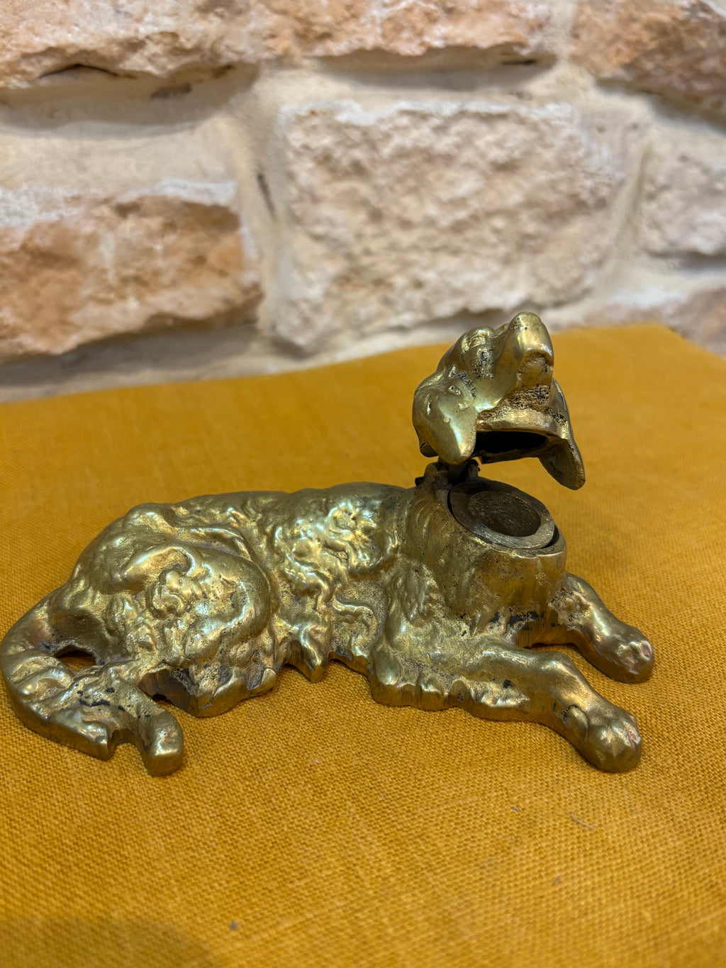 Bronze inkwell with a reclining dog