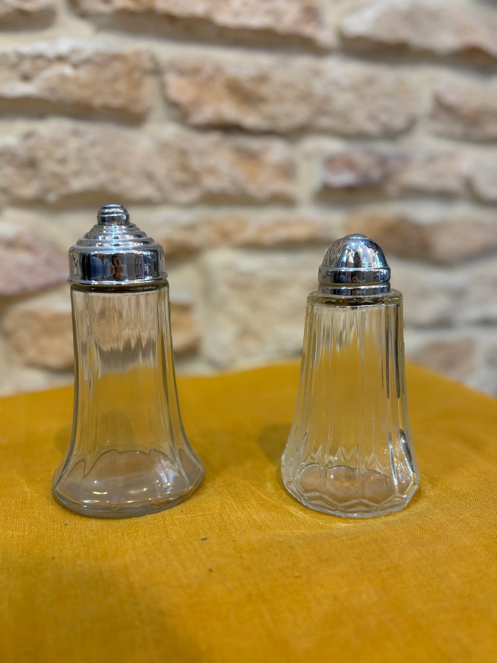 Glass salt and pepper shaker set