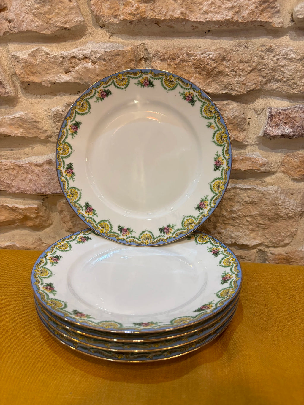 Assiettes en porcelaine Limoges