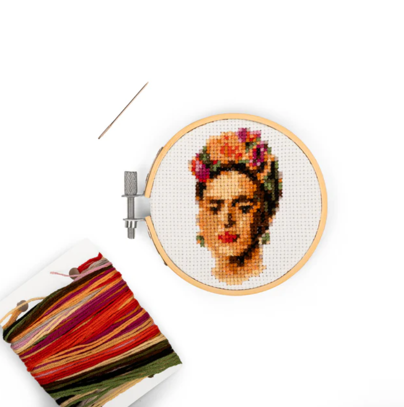 Mini embroidery kit